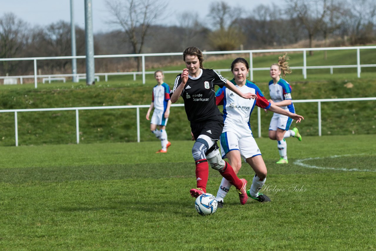 Bild 328 - wBJ SV Henstedt Ulzburg - TSV Schnberg : Ergebnis: 5:2